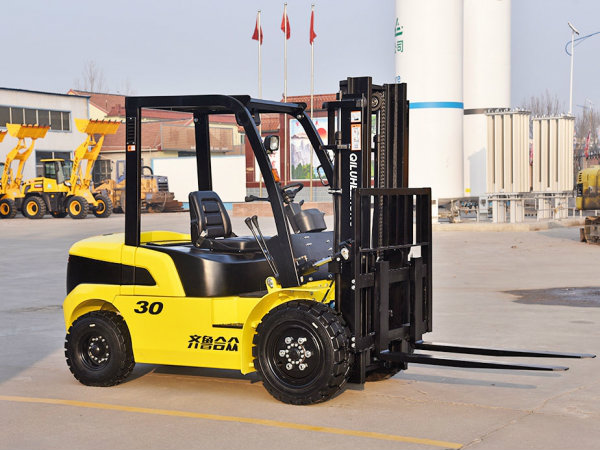 內(nèi)燃叉車在日常使用中應該怎么保養(yǎng)？